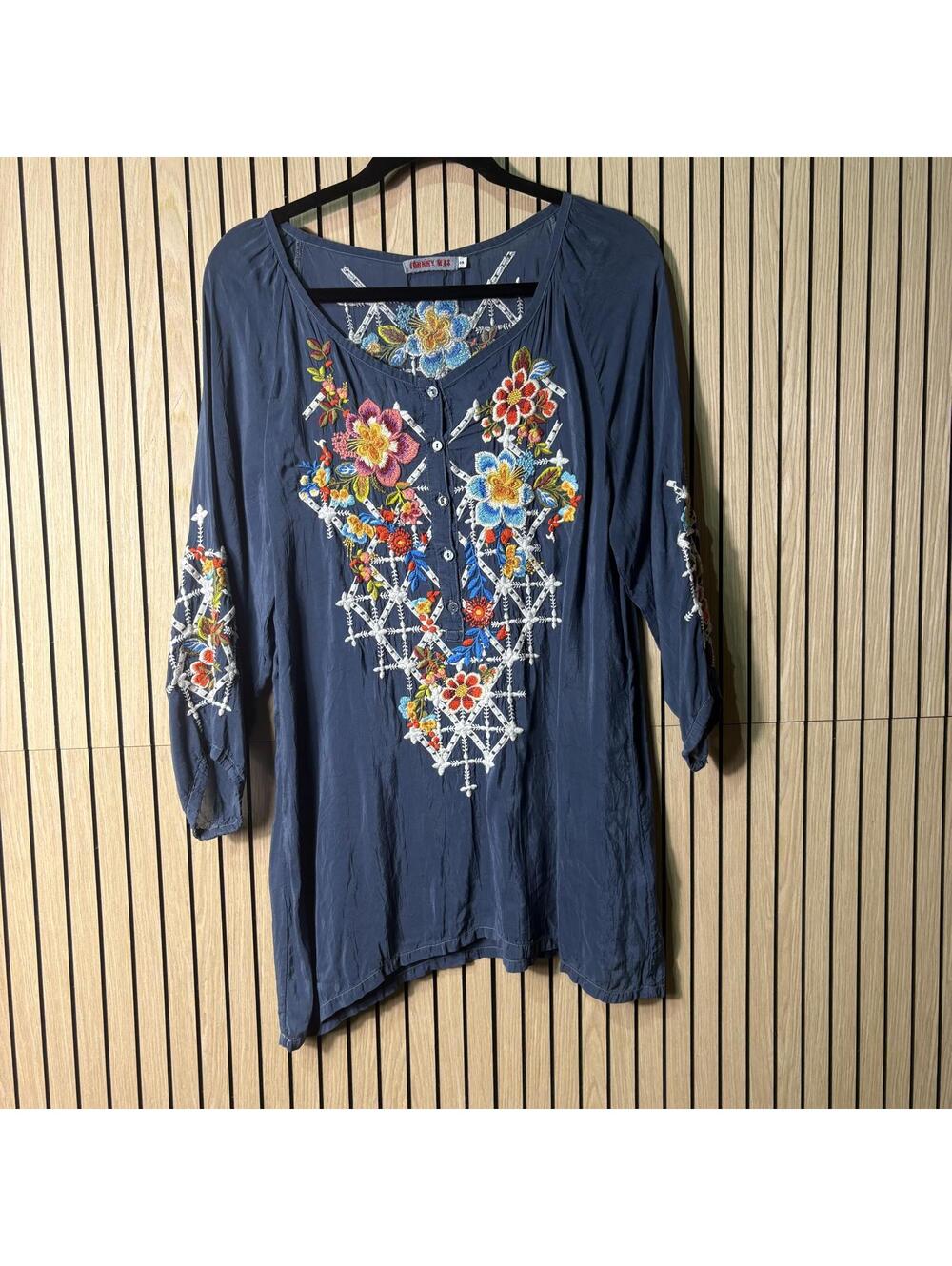 185 Johnny Was Blue Embroidered Floral Tunic Top (Small, Blue, EUC) - Picture 2 of 4
